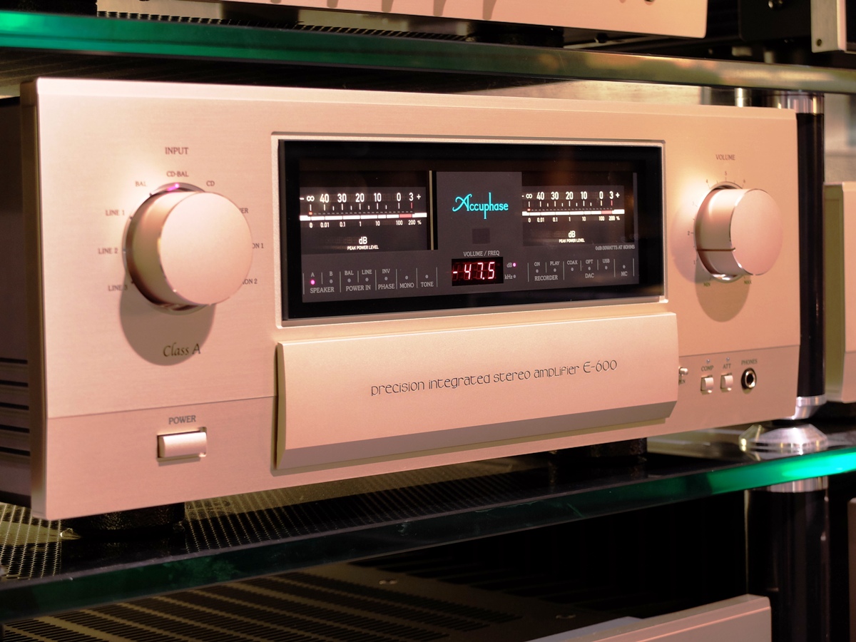 bán amply accuphase E-600
